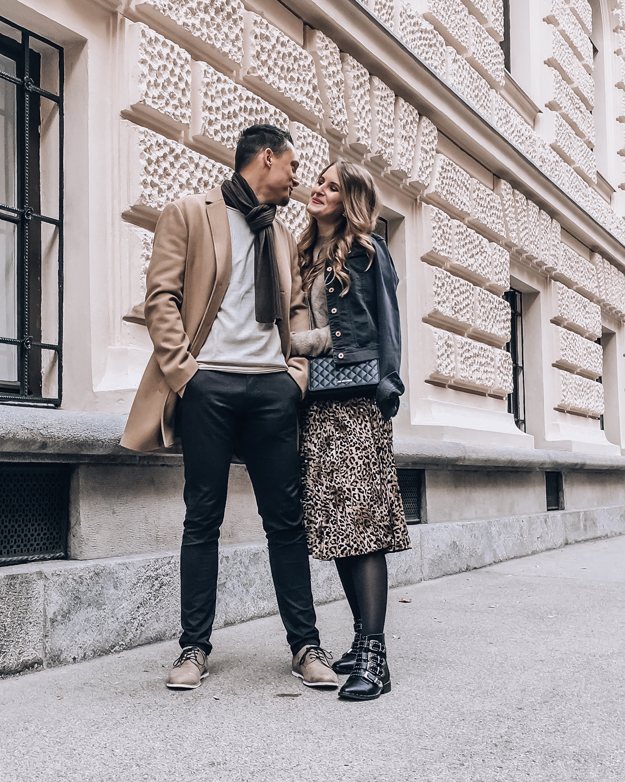 Partnerlook - 10 Outfit Ideen für süße Pärchenlooks - Mode Tipps für Pärchen - Pärchenoutfits - Pärchen Mode - Couple Style - Couple Fashion - Couple Goals - Outfitideen - Stylingtipps - Outfit für Pärchen - Mode für Paare - Fashionladyloves by Tamara Wagner - Fashion Blog - Fashionbloggerin